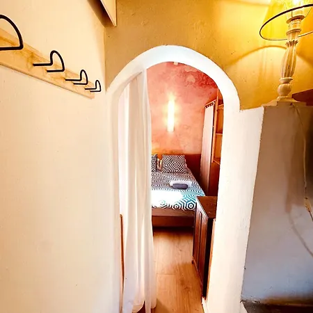 Feriehus *l'orangeraie* Maison Avec Jardin, Tennis, Parking Nîmes