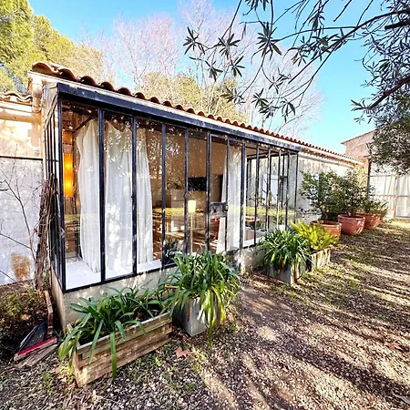 Feriehus *l'orangeraie* Maison Avec Jardin, Tennis, Parking Nîmes