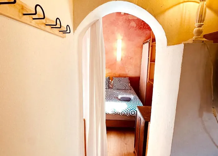 Casa de Férias *l'orangeraie* Maison Avec Jardin, Tennis, Parking Nîmes